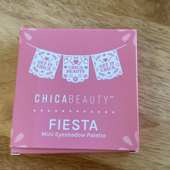 CHICA BEAUTY | Mini Fiesta Eyeshadow Palette - Picture 4 of 5